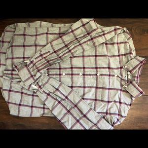 Men’s old navy button up shirt